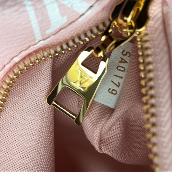 SOLD🔥Limited Edition Louis Vuitton Bumbag NWT❤️ - Picture 6 of 8